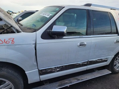 Conjunto de puerta delantera izquierda usado se adapta a: Lincoln Navigator 2011 lado eléctrico c Foto 1 de 4