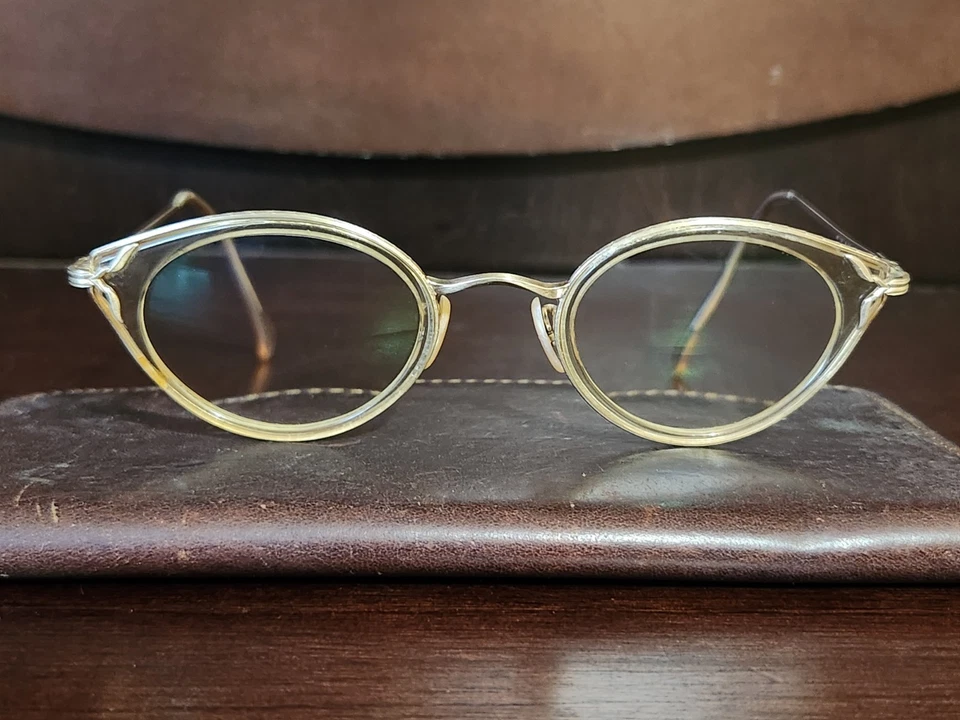 Vintage Feminino Oliver Peoples OP 98 R/BG Oval Antigo Ouro Escovado SOMENTE QUADROS - Imagem 1 de 4