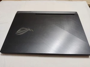 ASUS ROG Strix SCAR III RTX 2070 15.6” 240Hz i7-9750H 32GB RAM 1 TB SSD 1 TB HDD - Afbeelding 1 van 13