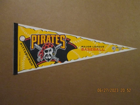 MLB Pittsburgh Pirates Vintage 1997 Edition #3 Team Logo Baseball Pennant Cover