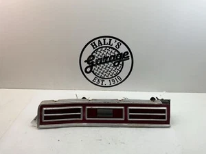 MONTAJE DE LUZ TRASERA IZQUIERDA PARA CHEVROLET IMPALA 1974-76 - Imagen 1 de 7