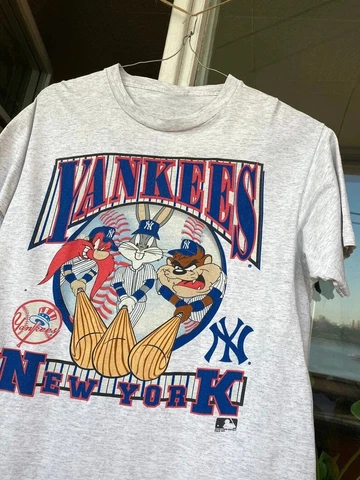 Vintage New York Yankees Looney Tunes MLB Baseball Shirt Unisex Men Women KV8586 Cover