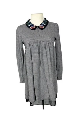 Платье-кукла Zara женское коллекция Trafaluc черное клетчатое с вышитым воротником - Изображение 1 из 4