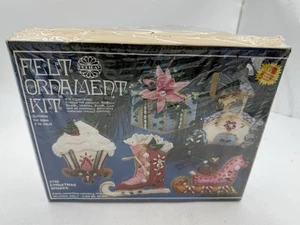 🌟Vtg 1978 Walco Filz Ornament Kit Weihnachten Formen 3139 Geschenk Kirche Schlitten🌟 - Bild 1 von 6