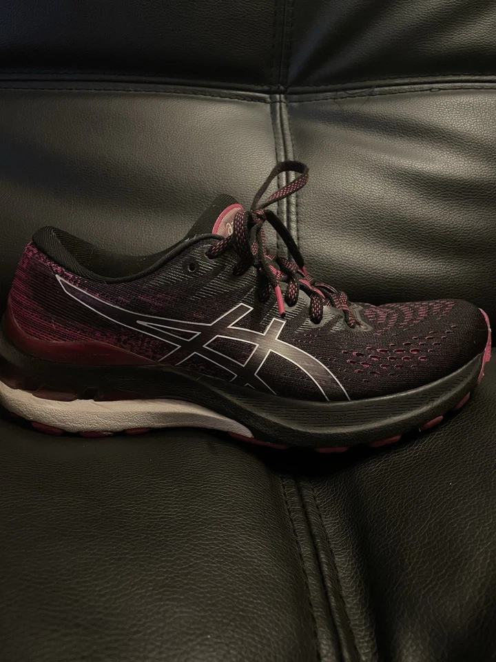 ASICS Gel Kayano 28 Runners Trainers 7 Black/ Maroon Worn Twice  — 第 1/4 张图片