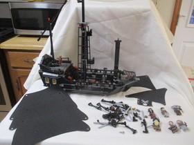 LEGO 4184 PIRATES OF THE CARIBBEAN BLACK PEARL COMPLETE