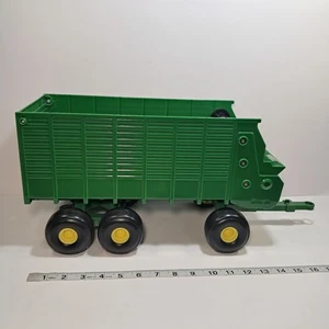 1/16 Ertl Big Farm John Deere Futterwagen Anhänger Spielzeug - Bild 1 von 14