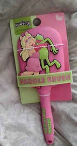 The Muppets Large Paddle Brush Miss Piggy - Kermit Design - Foto 1 di 4
