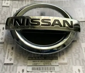 New OEM Nissan Pathfinder 2017-2020 Front Grille Emblem 62890-9PF0A - Picture 1 of 13