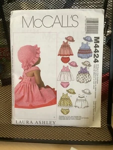 McCalls Pattern M4424 4424 VESTIDOS DE BEBÉ ROMPERS BRAGAS SOMBRERO 13-24 lbs. - Imagen 1 de 4