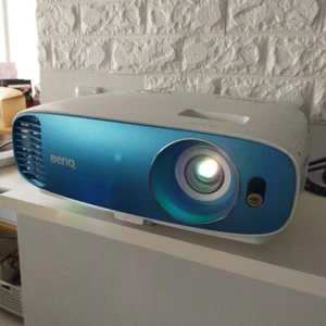 BenQ TK800M 4K/DLP home projector junk Parts removed No power on - Picture 1 of 6