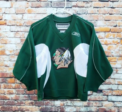 🔥 North Dakota Fighting Sioux Green Reebok Practice Hockey Jersey Child Small M - Image 1 of 4