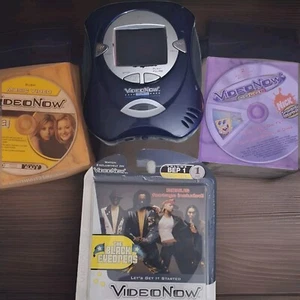 VIDEO NOW COLOR PERSONAL VIDEO PLAYER & Black Eyed Peas SpongeBob Aly & AJ Disc - Picture 1 of 1