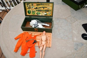 1964 Vtg GI Joe action figure With Wooden Footlocker + Accessories - Picture 1 of 10