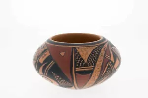 Clay Pot By Hopi Artist Cheryl Naha Nampeyo - Picture 1 of 1