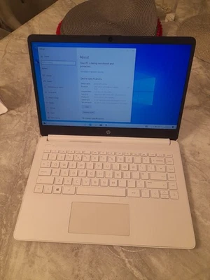 HP 14" Laptop PC 14S-FQ0022NA, AMD Athlon 3020e - 4GB - 64GB - Image 1 of 4