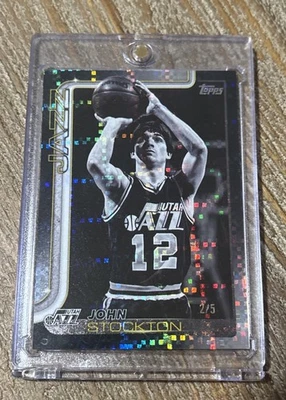 2025-26 Topps John Stockton Blackout Variation Cyber Circuit/5 #264 SSP JAZZ Foto 1 de 3