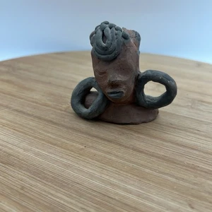 Escultura de arcilla firmada de colección por Coral Paul de una mujer africana 1948 - Imagen 1 de 7