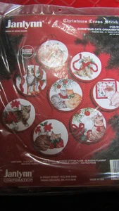NAVIDAD Vintage CONJUNTO DE 8 ADORNOS DE ÁRBOL PARA GATOS/GATITOS KIT DE PUNTO DE CRUZ - AÑOS 90 - Imagen 1 de 2