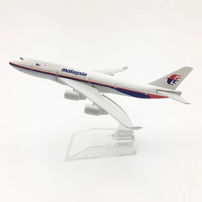 Modellino aereo pressofuso 1:400 16 cm Boeing 747 Malaysia Airlines... - Immagine 1 di 4