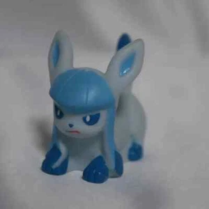 Glaceon Var. Pokemon PVC Figure Finger Puppet Nintendo Japan Glacia #0471 - Picture 1 of 5