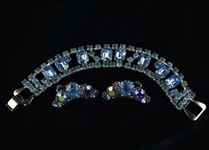 VINTAGE SIGNED WEISS 1950'S BLUE RHINESTONE BRACELT AND EARRINGS - Picture 1 of 1