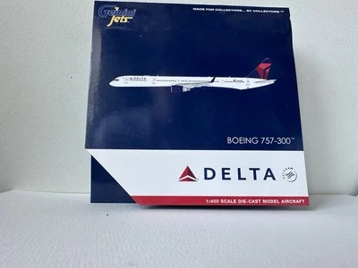 Avión de pasajeros fundido a presión Delta Airlines Boeing 757-300 Gemini Jets GJDAL990 1:400 Foto 1 de 4