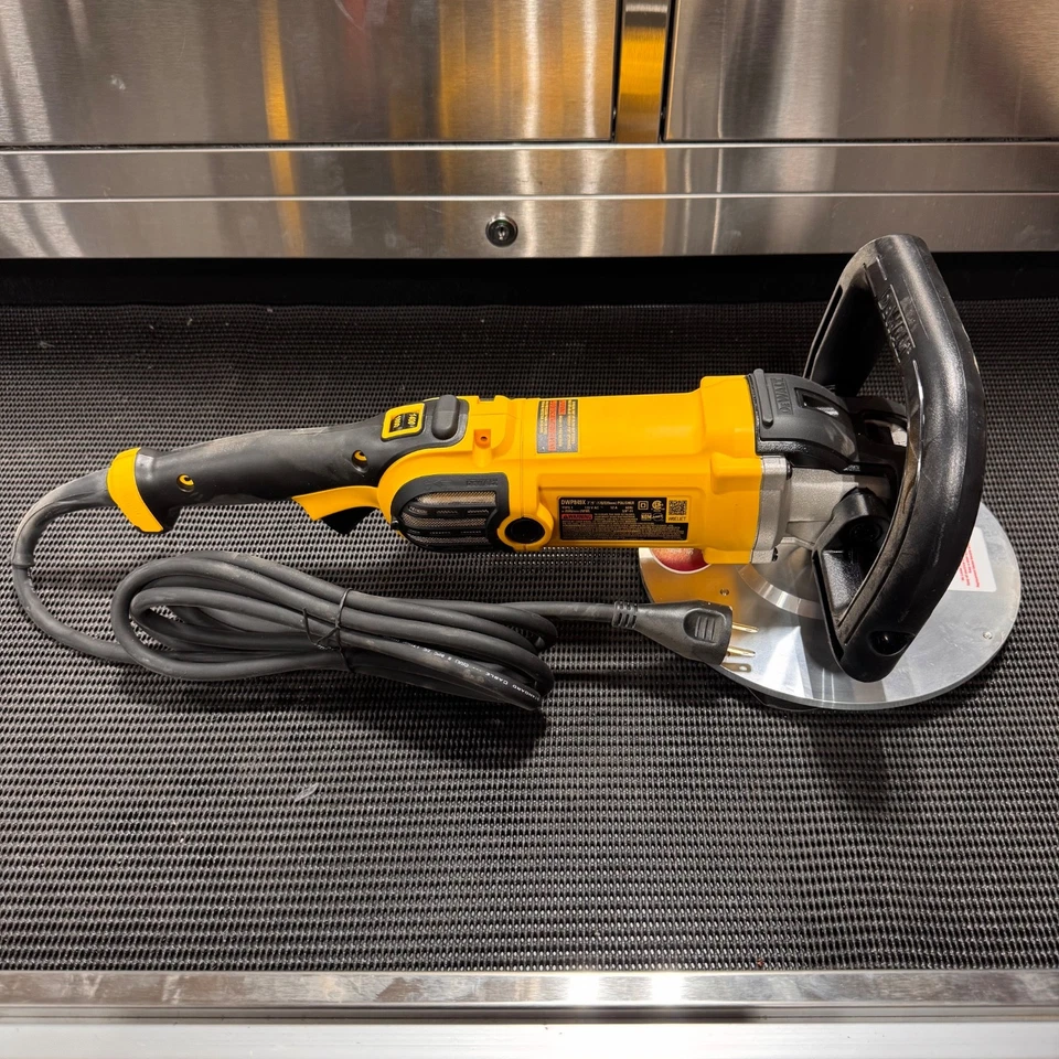 Dewalt DWP849X 7"/9" Variable Speed Rotary Polisher, 12 Amp only item in picture - Image 1 of 4