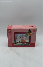 LEGO Christmas Picture Frame Set #40702 NIB