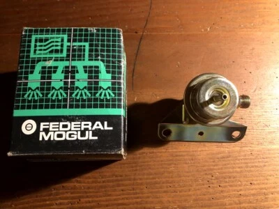 NOS Bosch 1985-1986 Buick Skyhawk Pontiac Sunbird 1.8L Fuel Pressure Regulator - Image 1 of 4