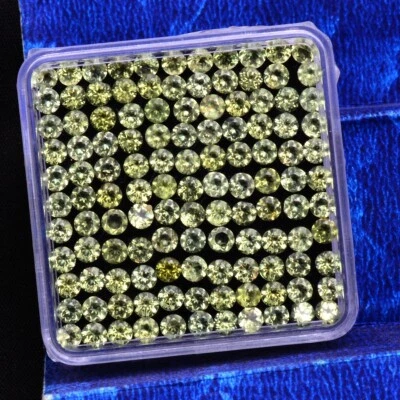 VVS 121 Stück Natürlich Peridot Unbehandelt 3mm Rund Diamantschliff Kalibriert - Bild 1 von 4