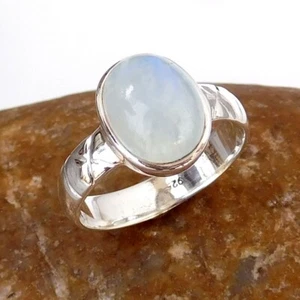 Venta al por mayor Anillo de piedra lunar de plata esterlina 925 Anillo de piedra lunar arco iris tamaño 8-M025 - Imagen 1 de 3