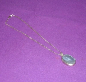 LARGE SIZE VINTAGE 1977 HALLMARKED STERLING SILVER PENDANT LOCKET AND CHAIN - Picture 1 of 10