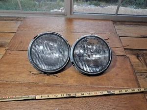 Par de retenedores de luz de cabeza K-D Lamp Co. 905 y 6 circa lámparas de guía Os136 - Imagen 1 de 10