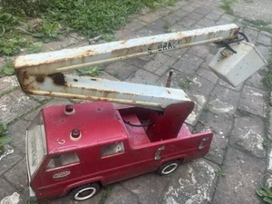 Vintage Tonka Fire Truck - Picture 1 of 15