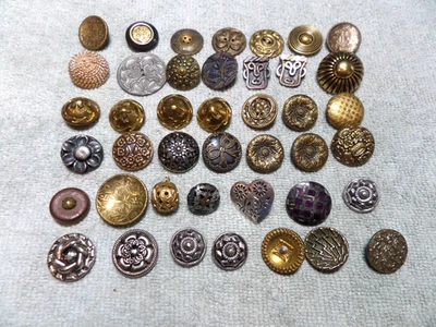 42 botones de metal antiguos vintage Foto 1 de 4