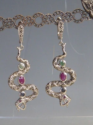 Conjunto de brincos de prata esmeralda, rubi e safira gota de cobra - Imagem 1 de 4