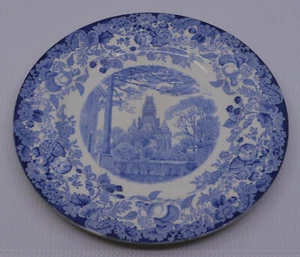 1927 WEDGWOOD HARVARD UNIVERSITY BLUE & WHITE PLATE, MEMORIAL HALL, 10 3/8 IN - Picture 1 of 6