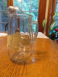 Vintage 8" Adorable Clear Ribbed Glass WINE Pitcher Grapes Leaves Ribbed Handle - Picture 1 of 5