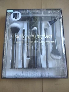 New Makeup Brush Set Magic Magnet 7 Piece w/ Stand Black Great Gift Set - Picture 1 of 4