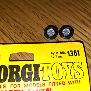 2  X  LOOSE 1960-70S CORGI TOYS #1361 "INTERCHANGEABLE WHEEL GOLDEN JACKS - Picture 1 of 2