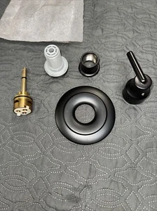 Delta Trinsic T11859-BL Matte Black 3 Setting 2 Port Diverter Trim Set - Picture 1 of 1