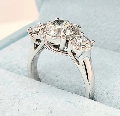 3.20 Ct E VS1 Diamond Three 3 Stone Ring IGI Certified Lab Grown Platinum - Image 1 of 4