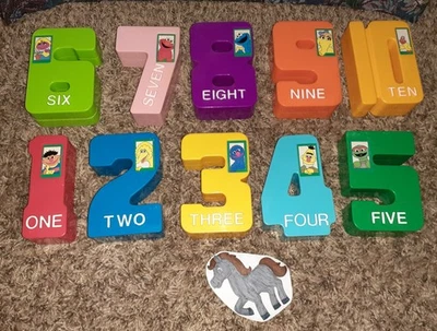 VTG ILLCO SESAME STREET ALPHABET & NUMBERS 1-10 PRESCHOOL LEARNING BLOCKS - Image 1 of 4