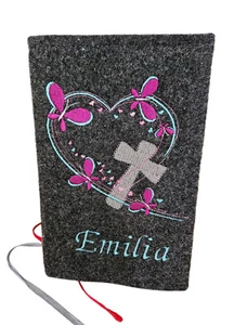 Gotteslob Hülle aus Wollfilz Name personalisiert Herz Kreuz Schmetterling grau - Bild 1 von 2