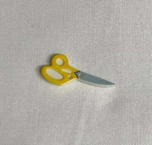 Scissors Plastic Button -1-1/4" - Dill Buttons Brand - Set of 2 - Picture 1 of 4