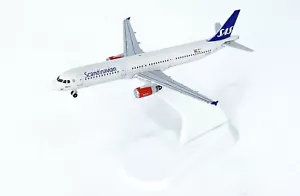 1:500 StarJets SAS Scandinavian AIRBUS A321 Airplane Diecast Aircraft Model - Picture 1 of 11