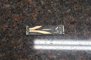 SABRENT Rocket 1TB Nvme PCIe 4.0 M.2 2280 SSD Solid State Drive - Afbeelding 1 van 2