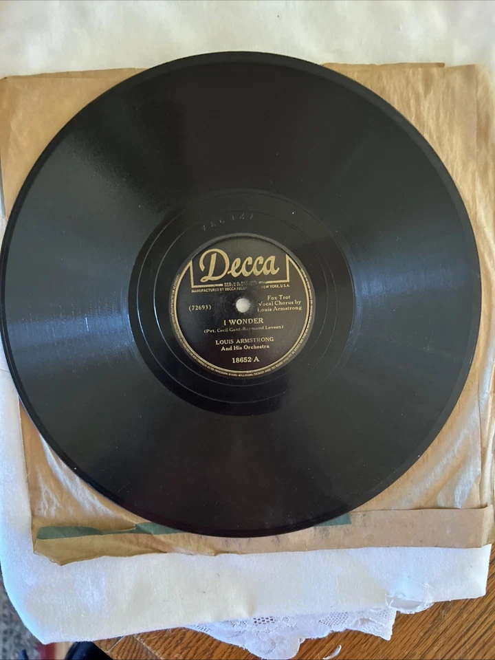 LOUIS ARMSTRONG (I Wonder / Jodie Man) POP  78 RPM Decca 18652 VG+ - Image 1 of 4