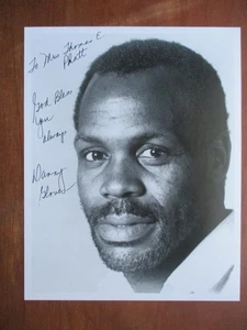 DANNY GLOVER SIGNED (AUTOGRAPHED) BW PUBLICITY STILL NM - Picture 1 of 4